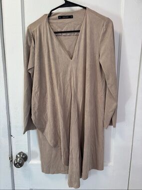 Zara Basic Taupe V-Neck Top size medium